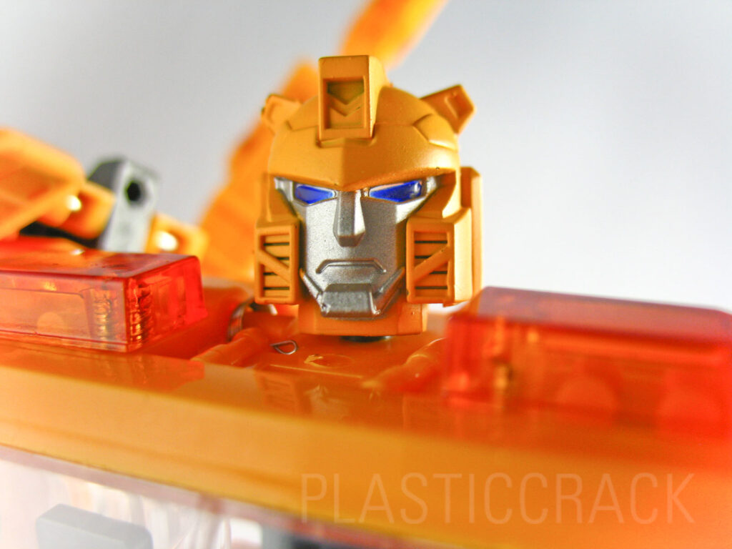 2025-04-17-tfunited-grapple-1 Takara Transformers United Autobot Grapple