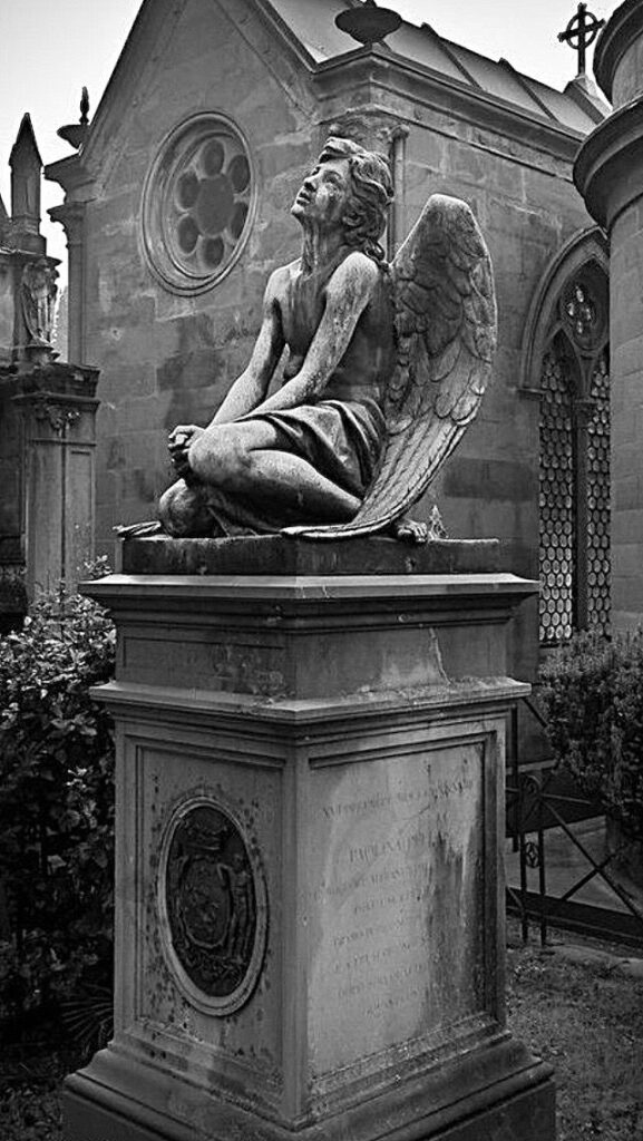 Random Joy: Statue - Cemetery of San Miniato al Monte (Florence, Italy)