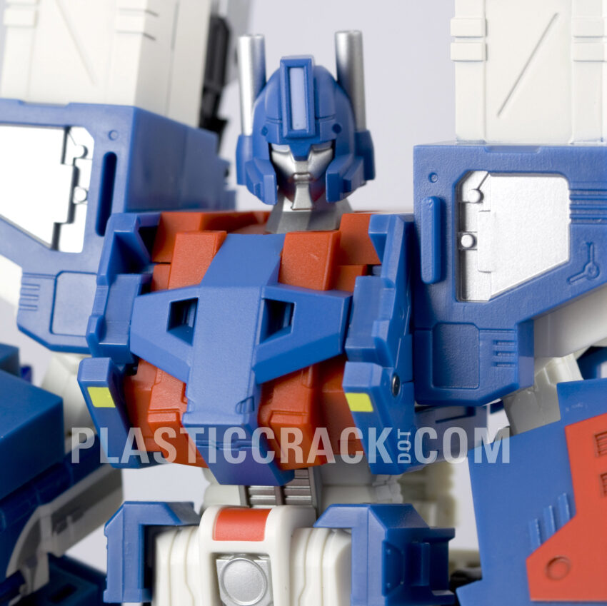 Transformers Classics Ultra Magnus (w/ Fans Project Armor)
