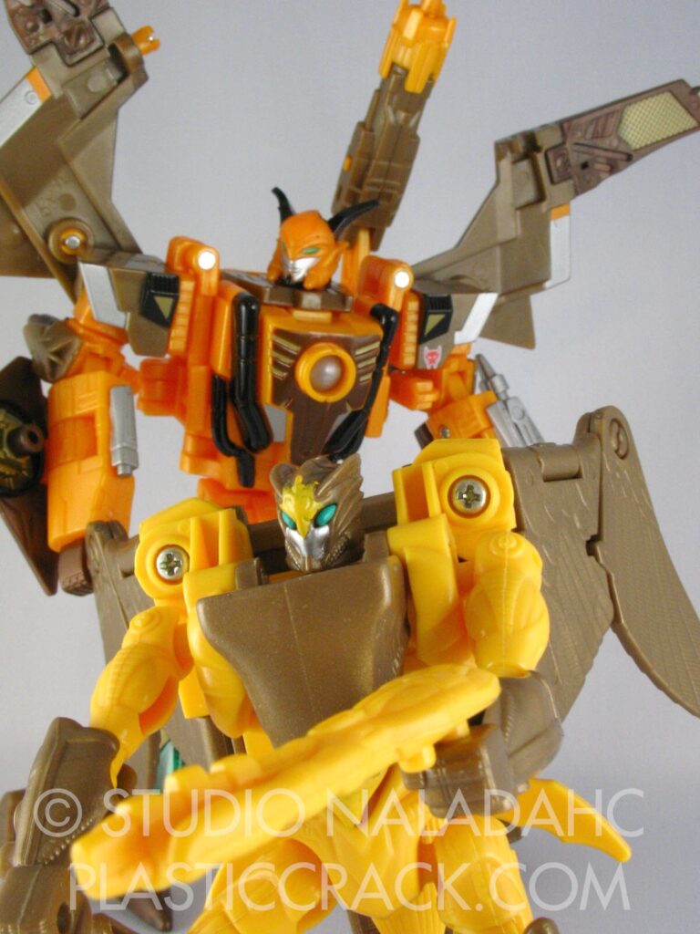Transformers Collector's Club Beast Wars Airazor (2007 Club Exclusive) and original Beast Wars Airazor figures.