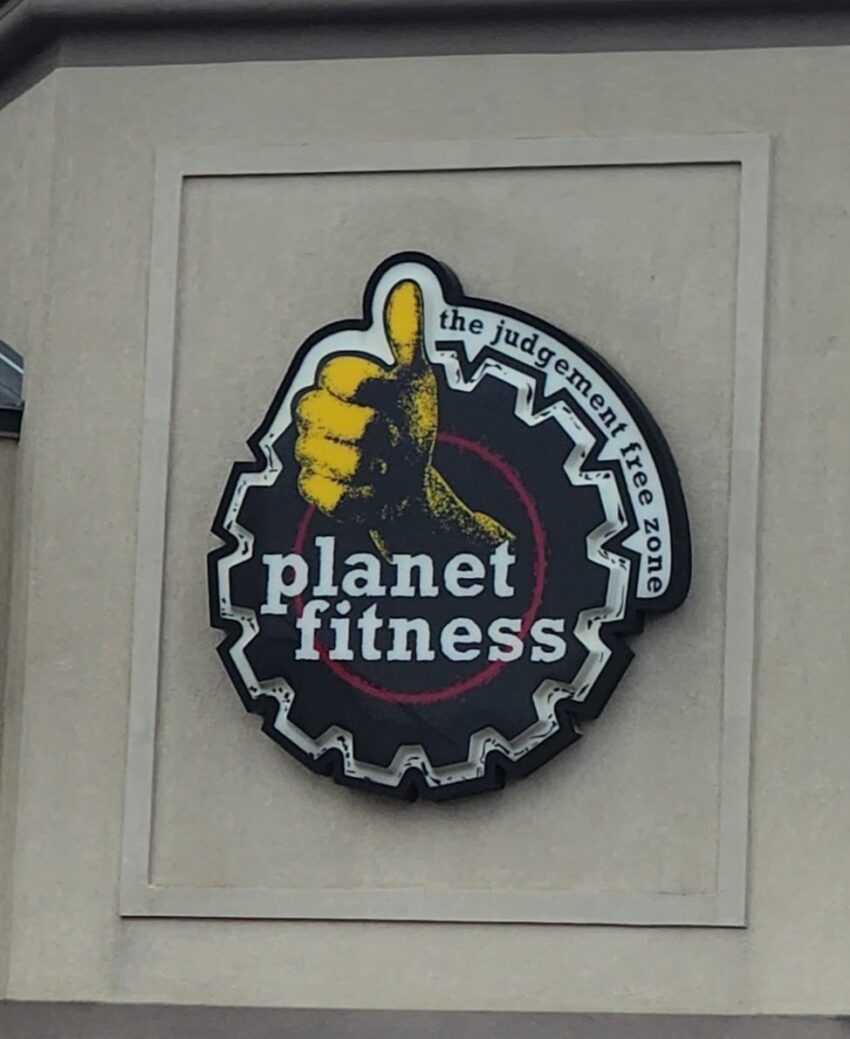 Planet Fitness logo