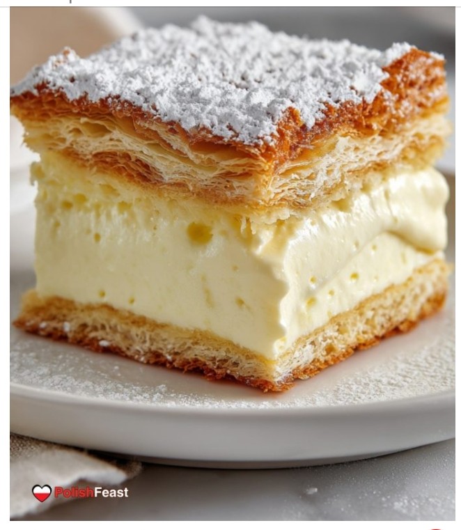Image of kremówka papieska (a Polish cream/custard cake with flaky pastry)