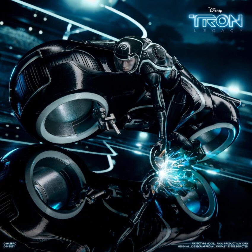 Tron: Legacy Light Cycle Power Pack with Sam Flynn